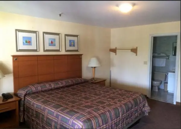 Branford Motel 7